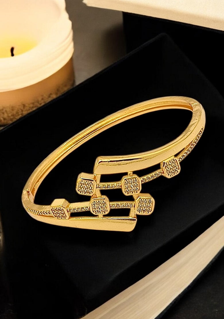 Modern Golden Square Sparkle Bracelet - GEN Z JEWELRY