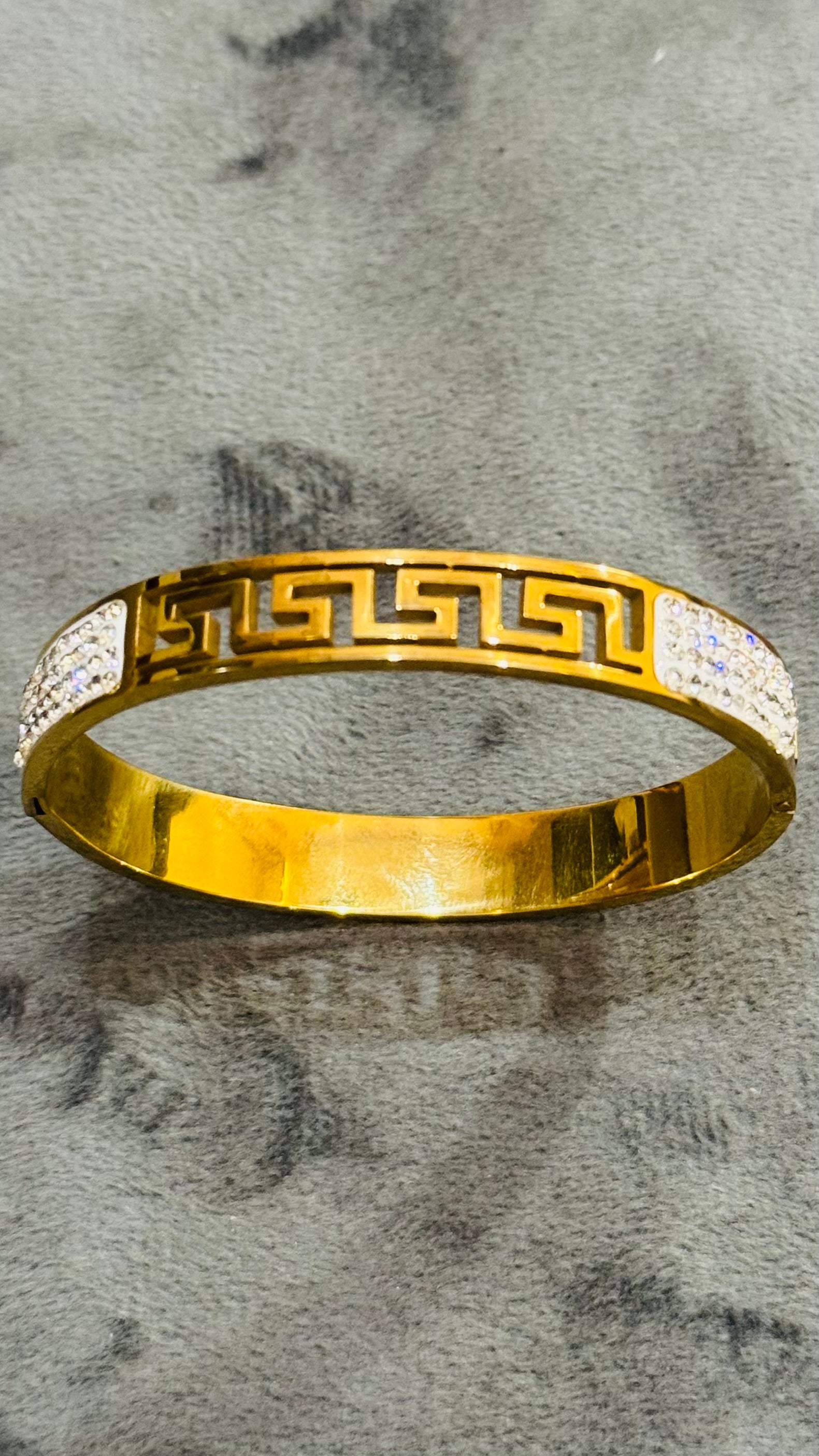 Varsace Bangle - GEN Z JEWELRY