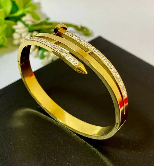 Nail Zircon Handcuff (Anti Tarnish) - GEN Z JEWELRY