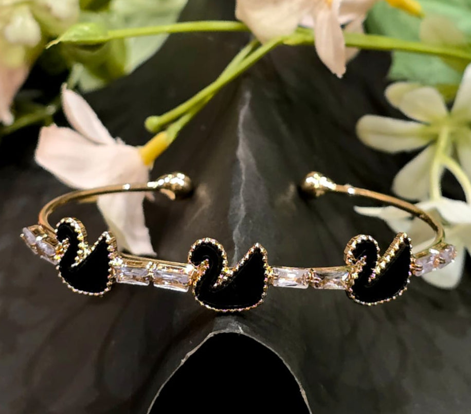 Gold Midnight Swan Cuff Bracelet - GEN Z JEWELRY
