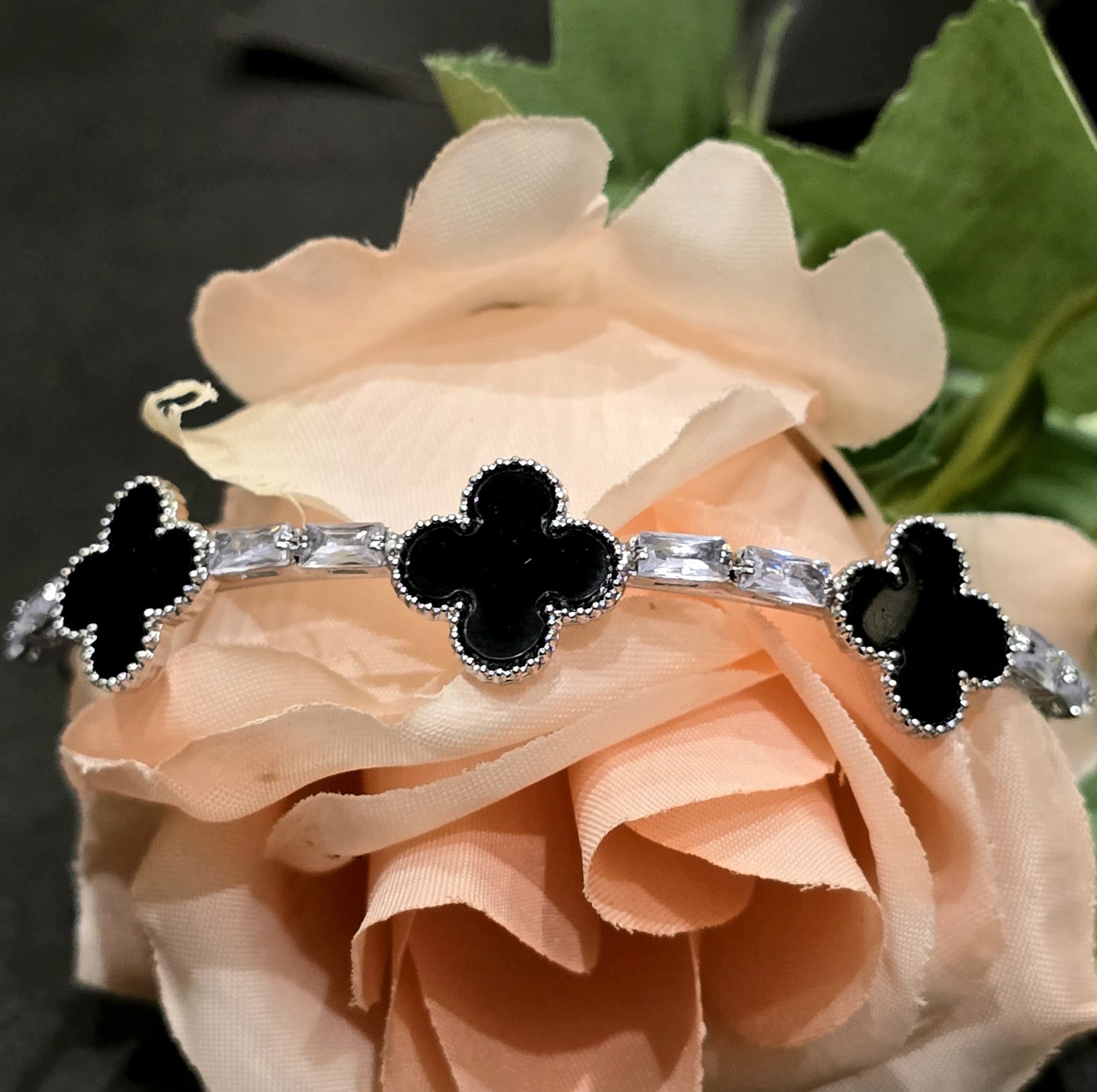 Midnight Bloom Cuff - GEN Z JEWELRY