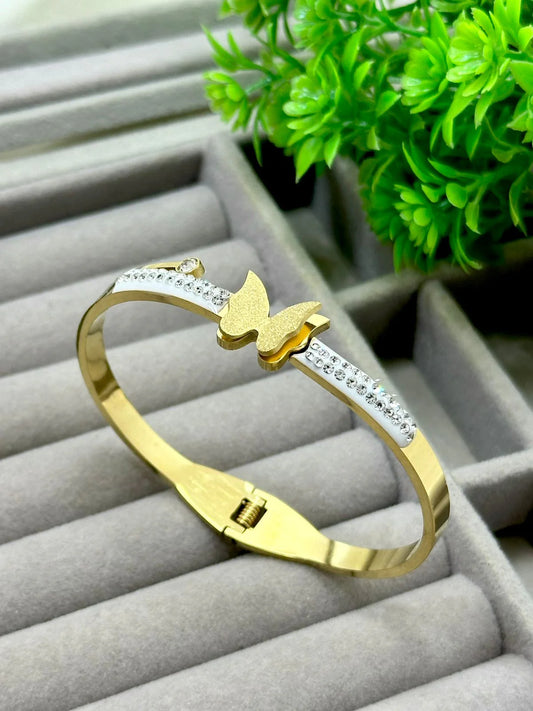 Golden Butterfly Bangle β Elegant Zircon Charm Bracelet - GEN Z JEWELRY