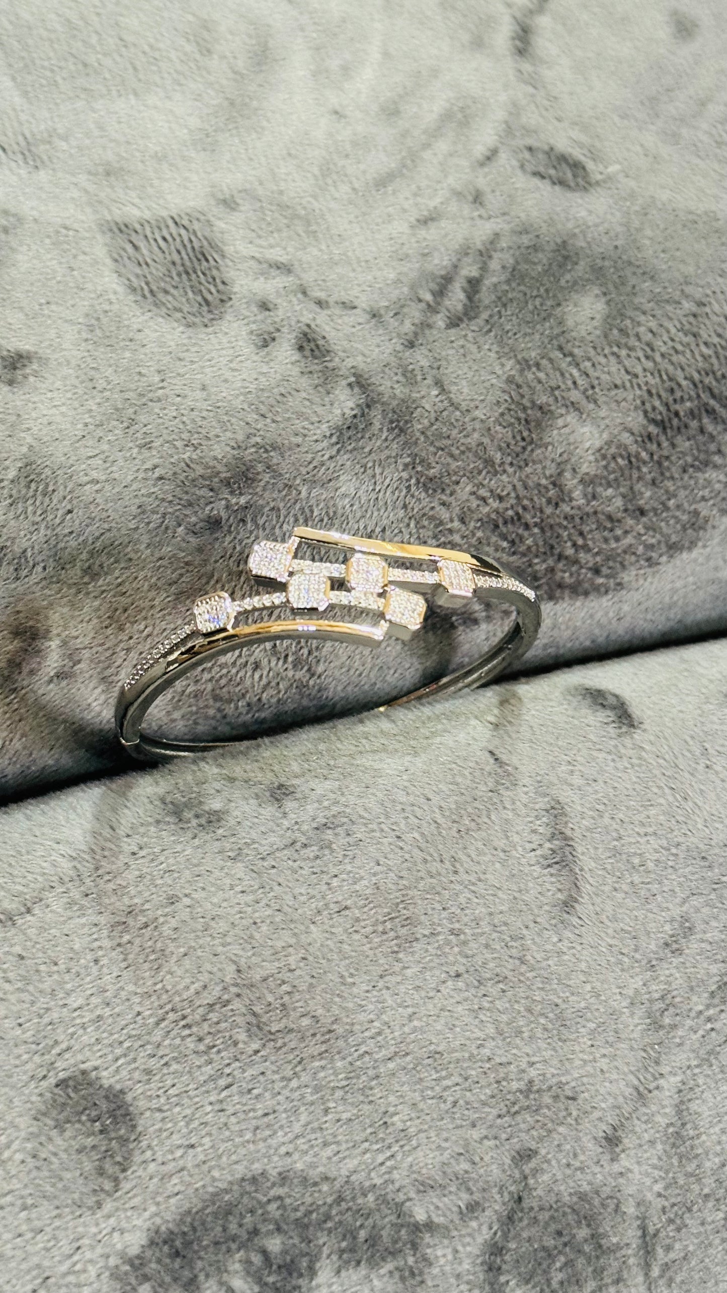 Elegant Silver Bracelet - GEN Z JEWELRY