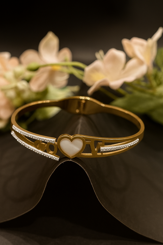 Golden Heart Charm Bracelet - GEN Z JEWELRY