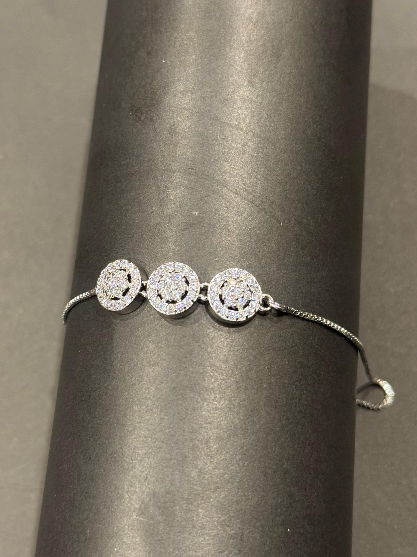 Star & Crystal Beam Bracelet - GEN Z JEWELRY