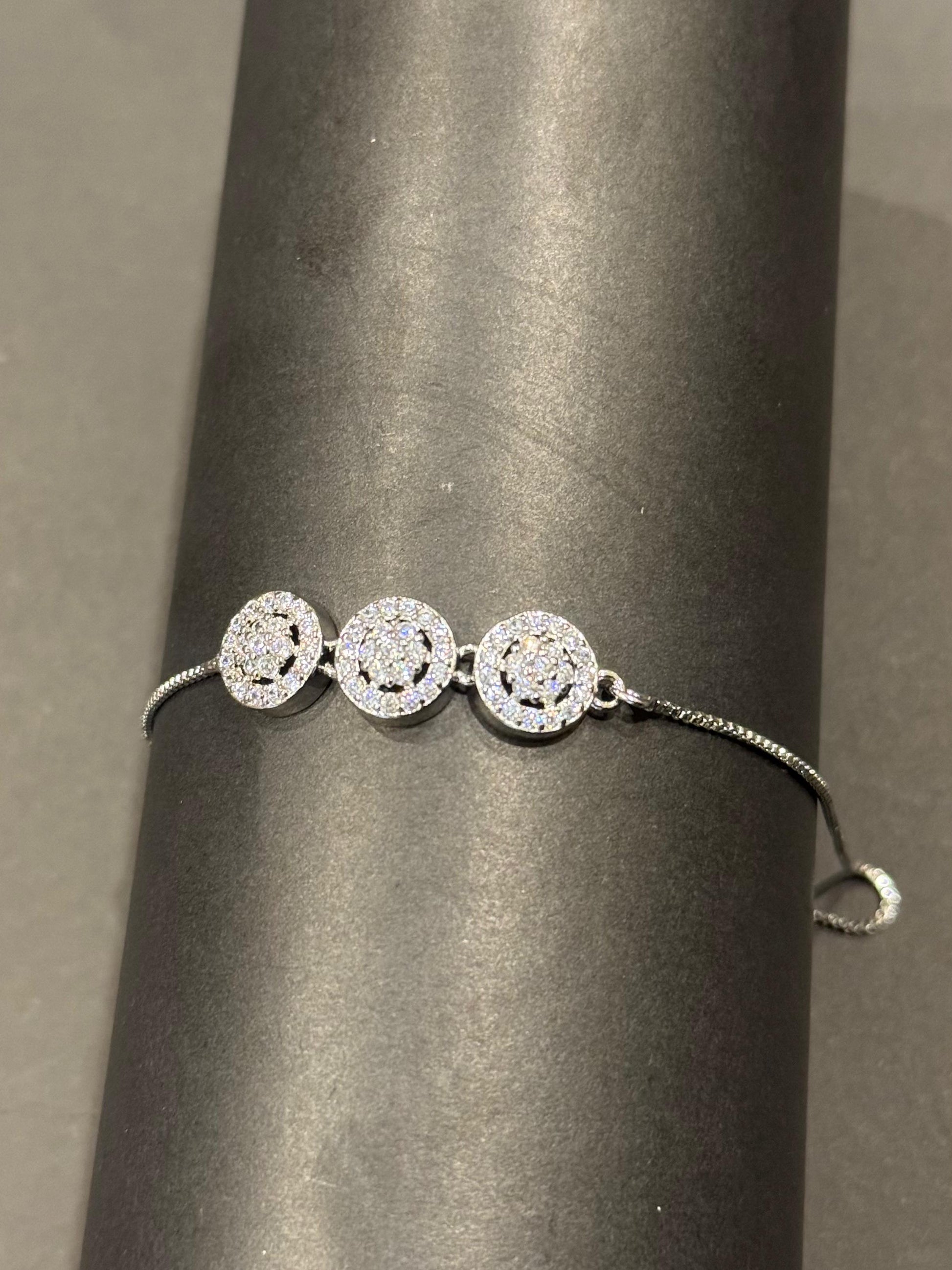 Star & Crystal Beam Bracelet - GEN Z JEWELRY