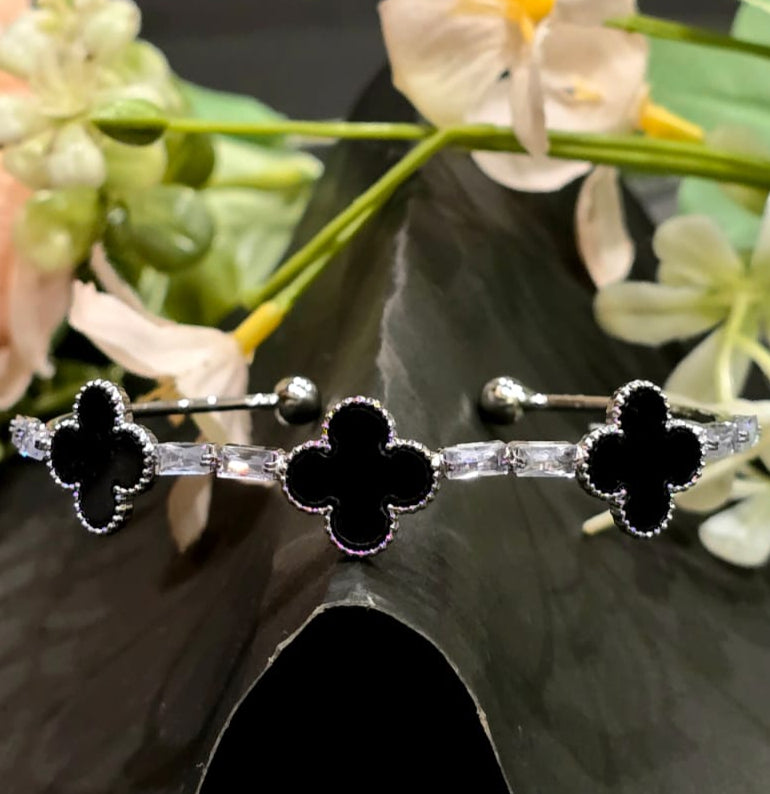 Midnight Bloom Cuff - GEN Z JEWELRY