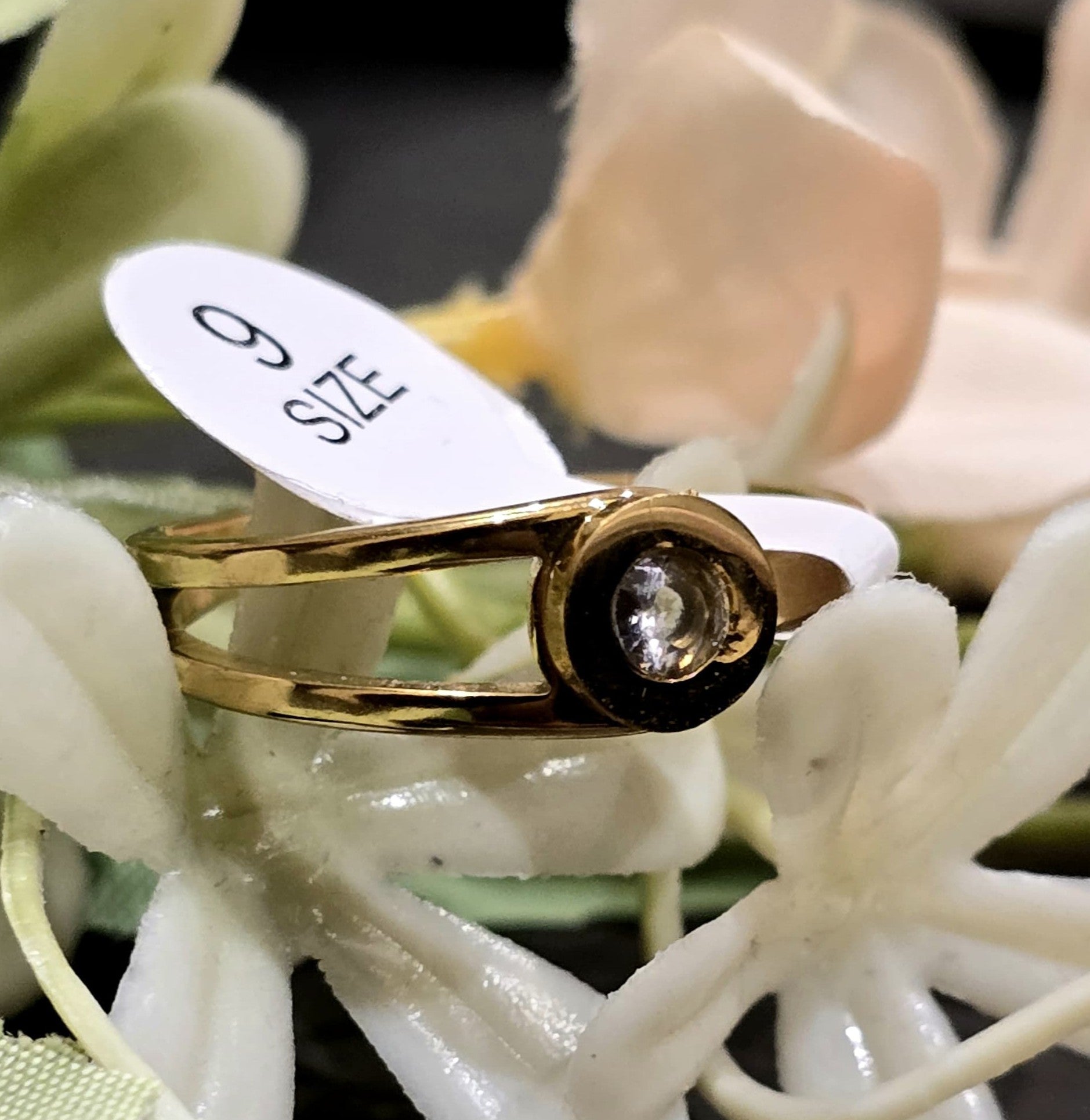 Golden Gaze Solitaire Ring - GEN Z JEWELRY