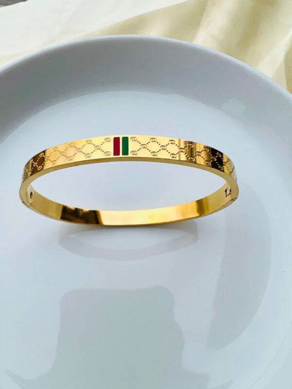 Red & Green Charm Bracelet - GEN Z JEWELRY