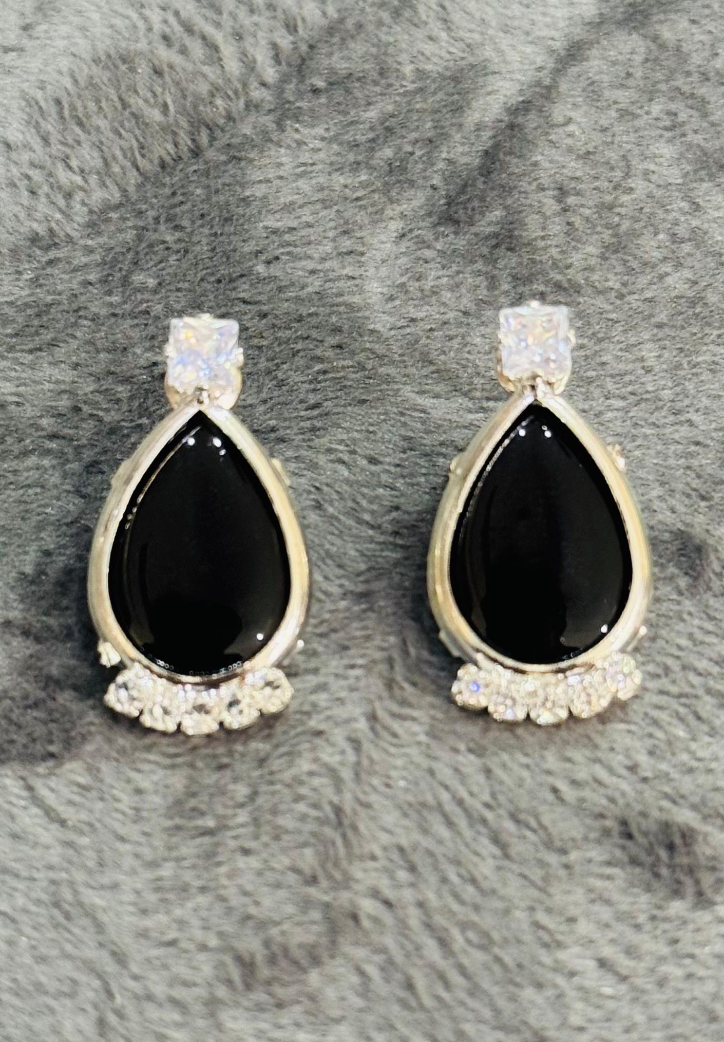 Midnight Elegance Black Stone Earrings - GEN Z JEWELRY