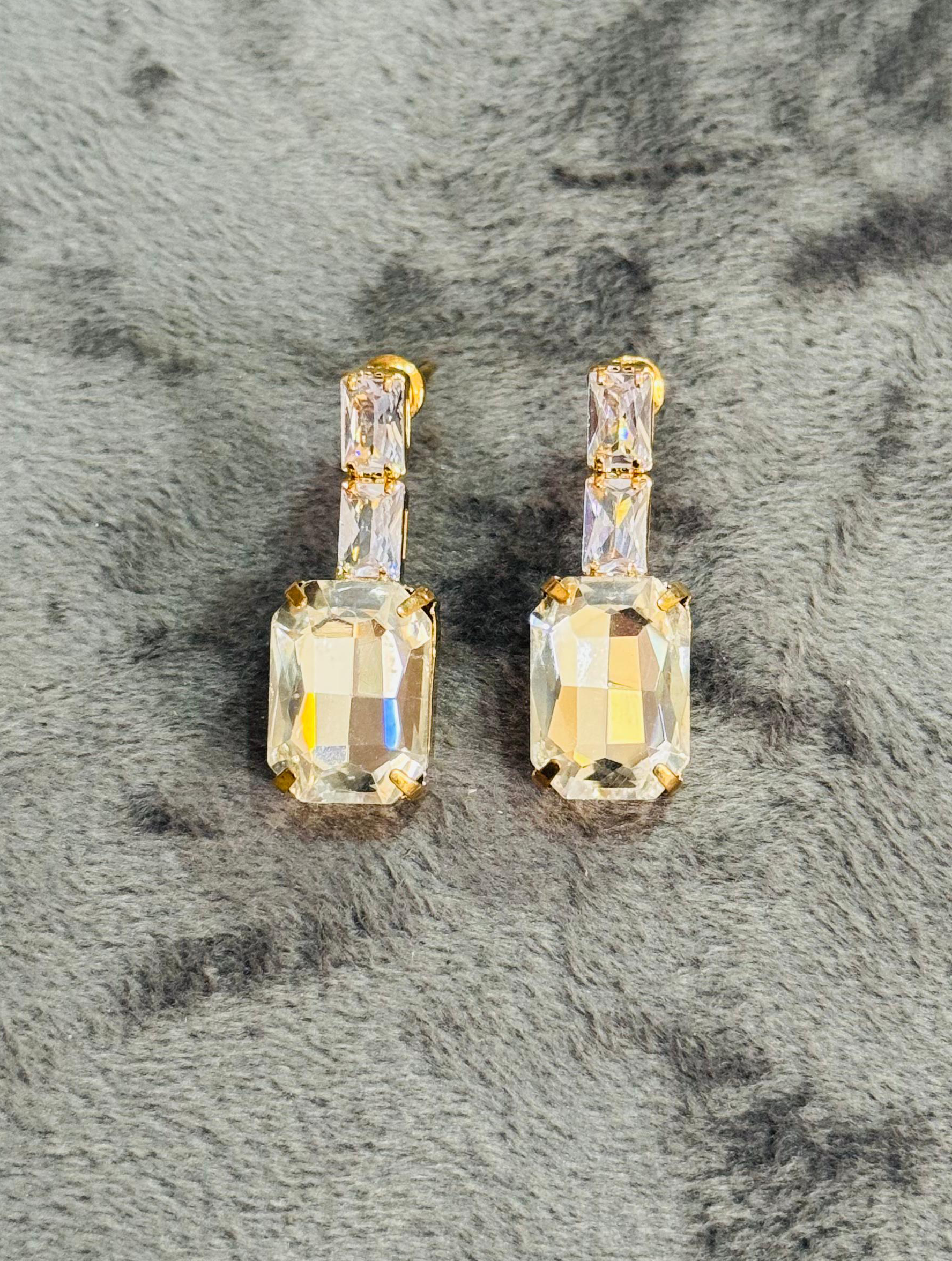 Champagne Glow Drop Earrings - GEN Z JEWELRY